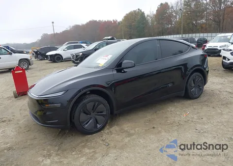 2026 Tesla Model Y Long Range Dual Motor All-Wheel Drive z USA, uszkodzony, nr VIN 7SAYGDED2TA446609